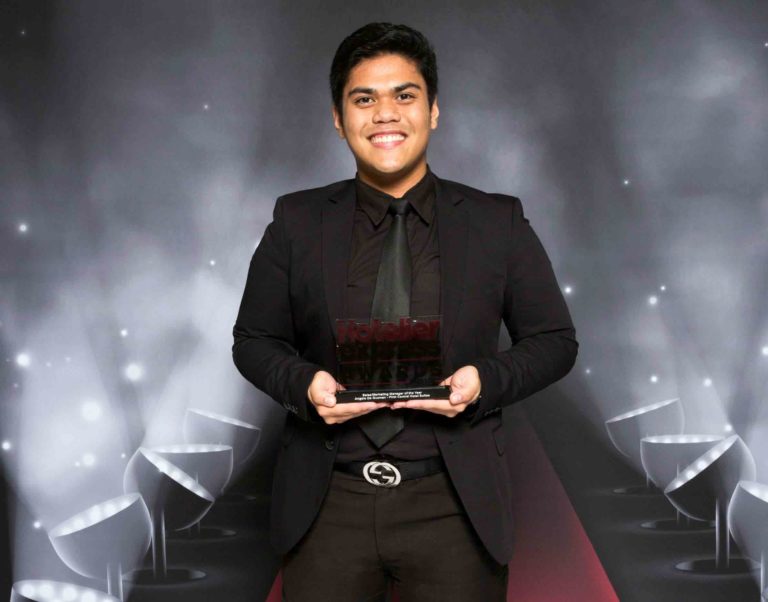 Angelo De Guzman from First Central Hotel Suites Wins ‘Sales/Marketing Manager of the Year’ Trophy at Hotelier Express Awards 2018