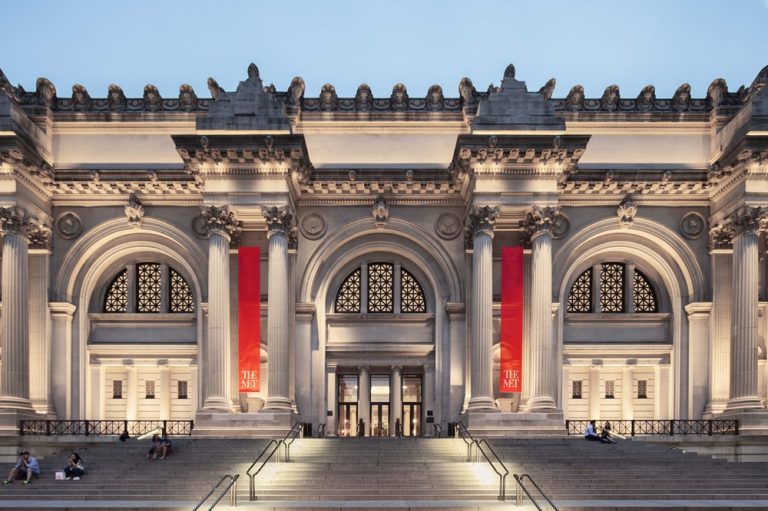 Democratizing World-Class Art: The Met x Samsung Art Store