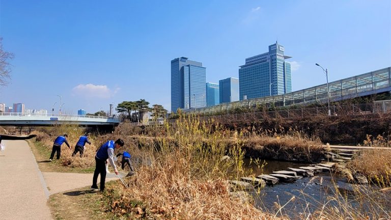 Samsung Employees Around the World Participate in Water Conservation Activities on World Water Day