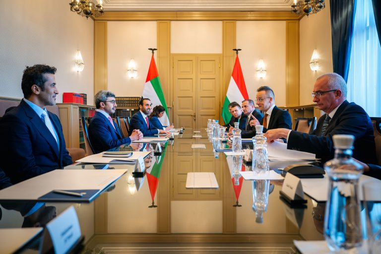 Abdullah bin Zayed meets with Hungarian counterpart in Budapest