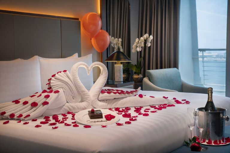 Celebrate Love Aboard the Iconic Queen Elizabeth 2 Hotel with the Exclusive Romantic Voyage Package